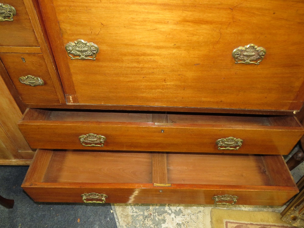 A LARGE ANTIQUE MAHOGANY SECRETAIRE CHEST H-119 W-120 CM - Image 3 of 3