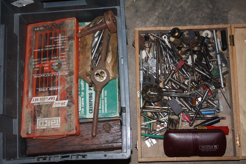 A METAL TRUCK - AS FOUND - A TOOLBOX AND 3 BOXES OF MIXED TOOLS TO INCLUDE DRILL BITS, CHISELS AND - Image 5 of 5