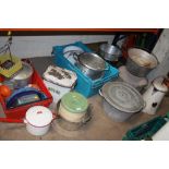 A MIXTURE OF ENAMEL AND OTHER KITCHEN ITEMS TO INCLUDE COOKING POTS