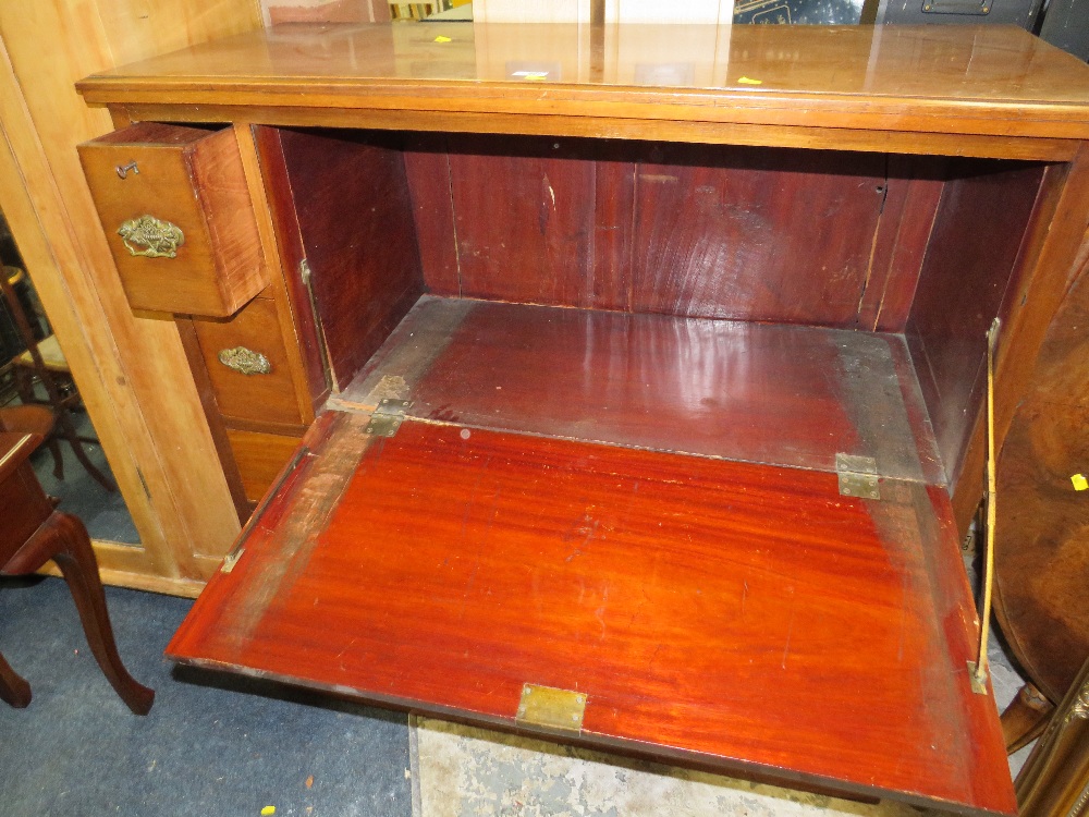 A LARGE ANTIQUE MAHOGANY SECRETAIRE CHEST H-119 W-120 CM - Image 2 of 3