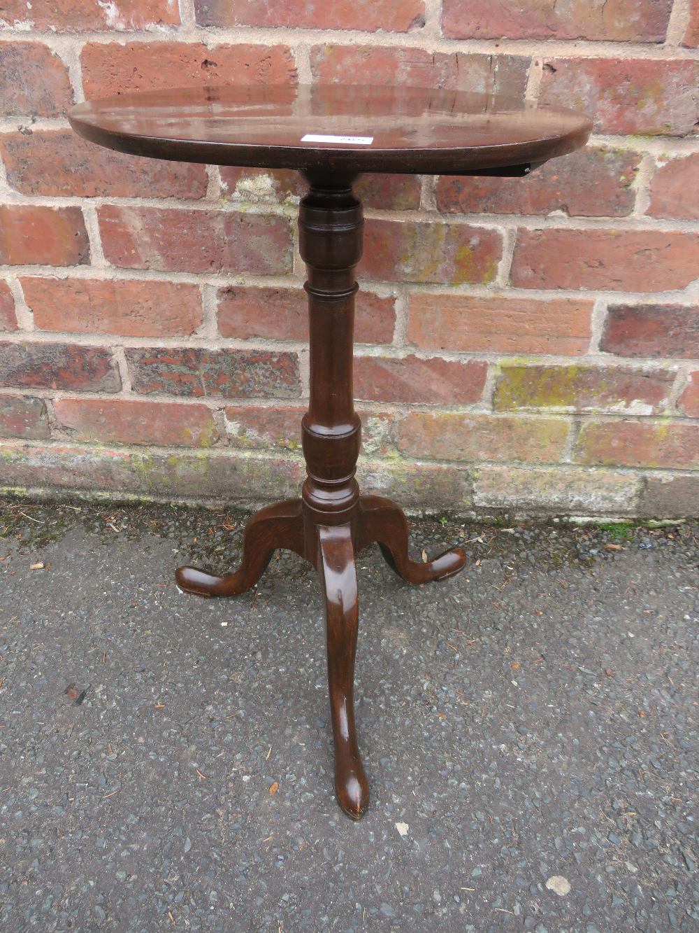 A SMALL ANTIQUE MAHOGANY WINE TABLE H-60 CM DIA. 38 CM