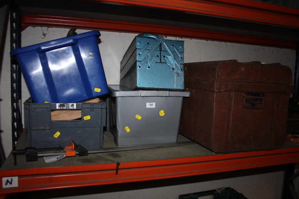 A METAL TRUCK - AS FOUND - A TOOLBOX AND 3 BOXES OF MIXED TOOLS TO INCLUDE DRILL BITS, CHISELS AND - Image 2 of 5