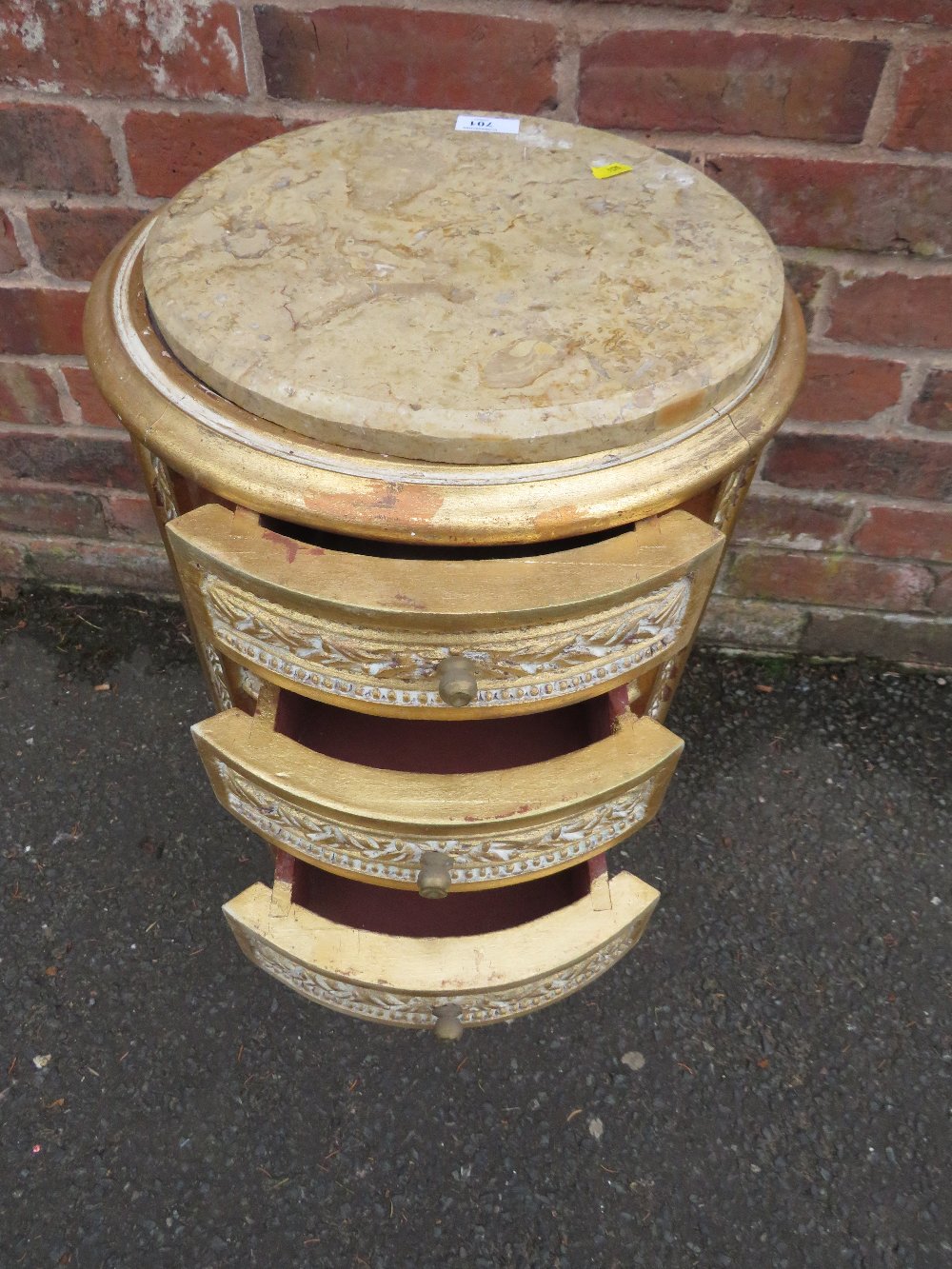 A FRENCH STYLE GILT WOOD AND MARBLE TOPPED THREE DRAWER CIRCULAR CHEST H-70 CM - Image 4 of 5