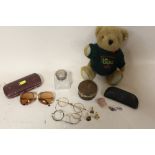 A SELECTION OF COLLECTABLES TO INCLUDE A CUT GLASS INKWELL, VINTAGE SPECTACLES ETC