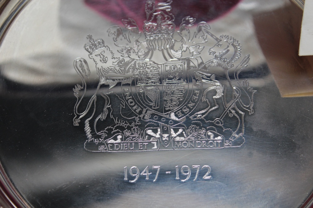 A HALLMARKED SILVER CASED COMMEMORATIVE SALVER - BIRMINGHAM 1972, approx weight 285g, together - Image 2 of 5