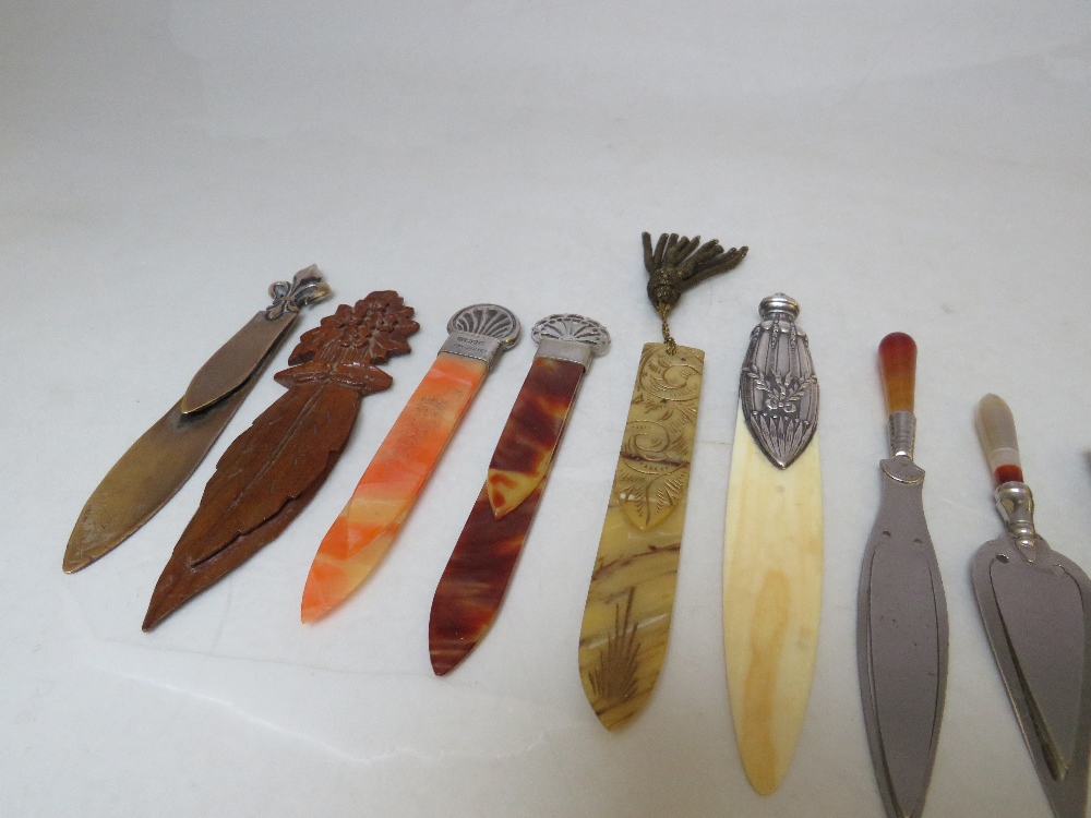 A COLLECTION OF ANTIQUE AND VINTAGE BOOKMARKS, varying forms and periods to include two trowel - Image 3 of 7