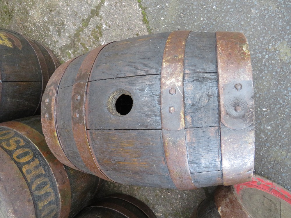 A SET OF FIVE VINTAGE COOPERED WORTHINGTON BEER BARRELS WITH LATER HANDPAINTED NUMBERS AND - Image 7 of 10