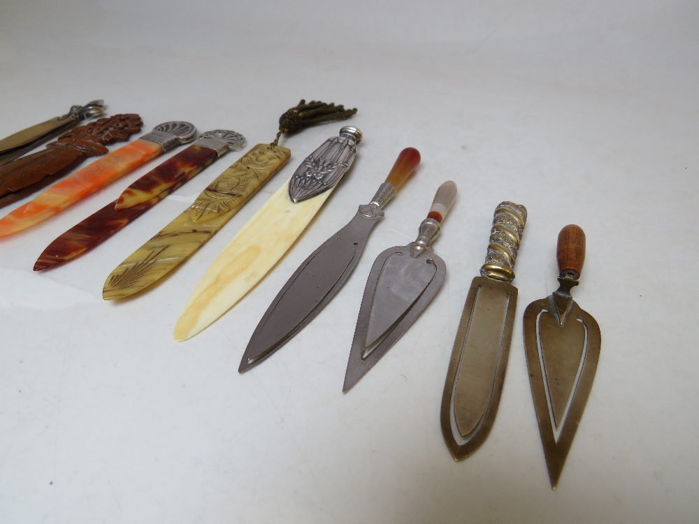A COLLECTION OF ANTIQUE AND VINTAGE BOOKMARKS, varying forms and periods to include two trowel - Image 4 of 7