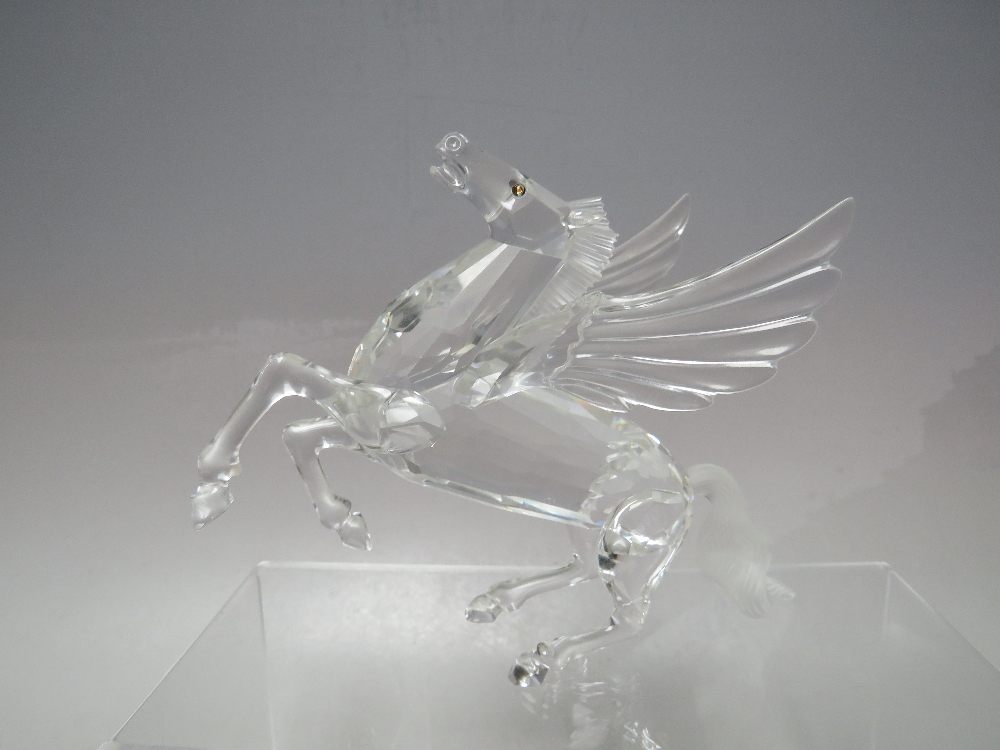 A SWAROVSKI CRYSTAL 1998 FABULOUS ANIMAL KINGDOM 'THE PEGASUS', with box, H 12, W 18 cm - Image 2 of 4