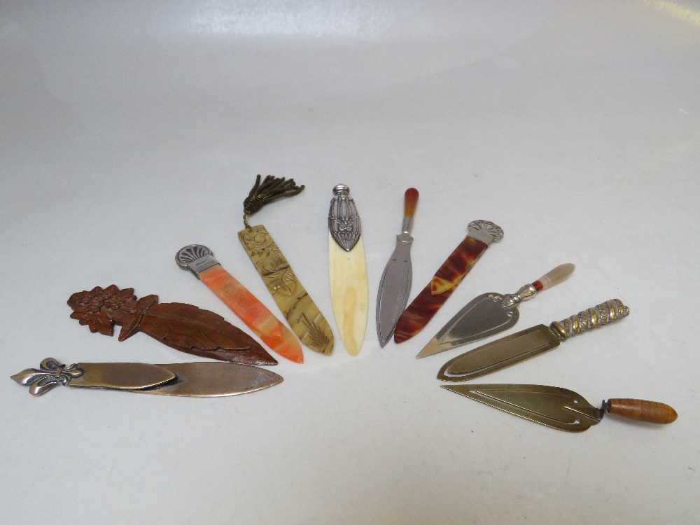 A COLLECTION OF ANTIQUE AND VINTAGE BOOKMARKS, varying forms and periods to include two trowel - Image 7 of 7