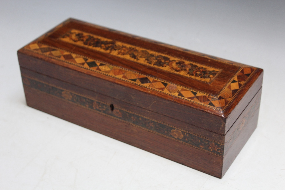 AN ANTIQUE TUNBRIDGEWARE BOX, W 26.5 cm