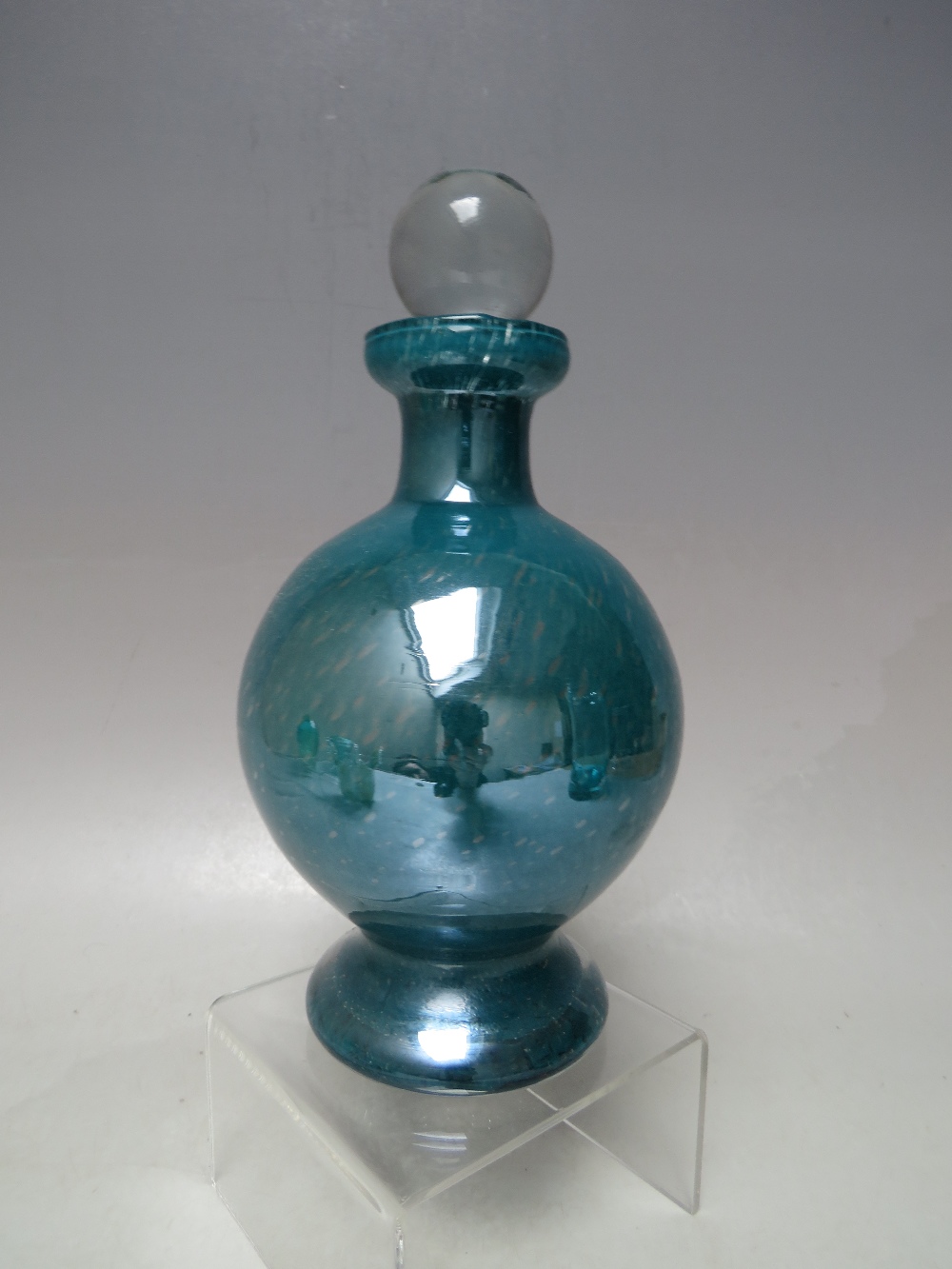FIVE ITEMS OF VINTAGE AND STUDIO GLASS, to include a Caithness vase of cylindrical form, a Murano - Image 9 of 10