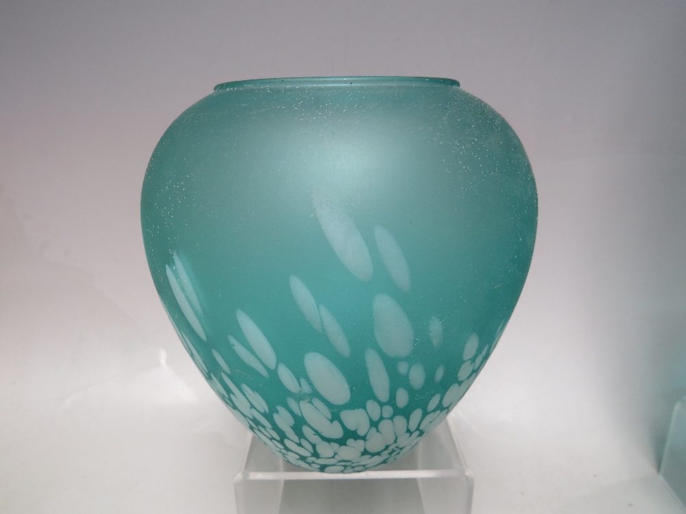 FIVE ITEMS OF VINTAGE AND STUDIO GLASS, to include a Caithness vase of cylindrical form, a Murano - Image 3 of 10