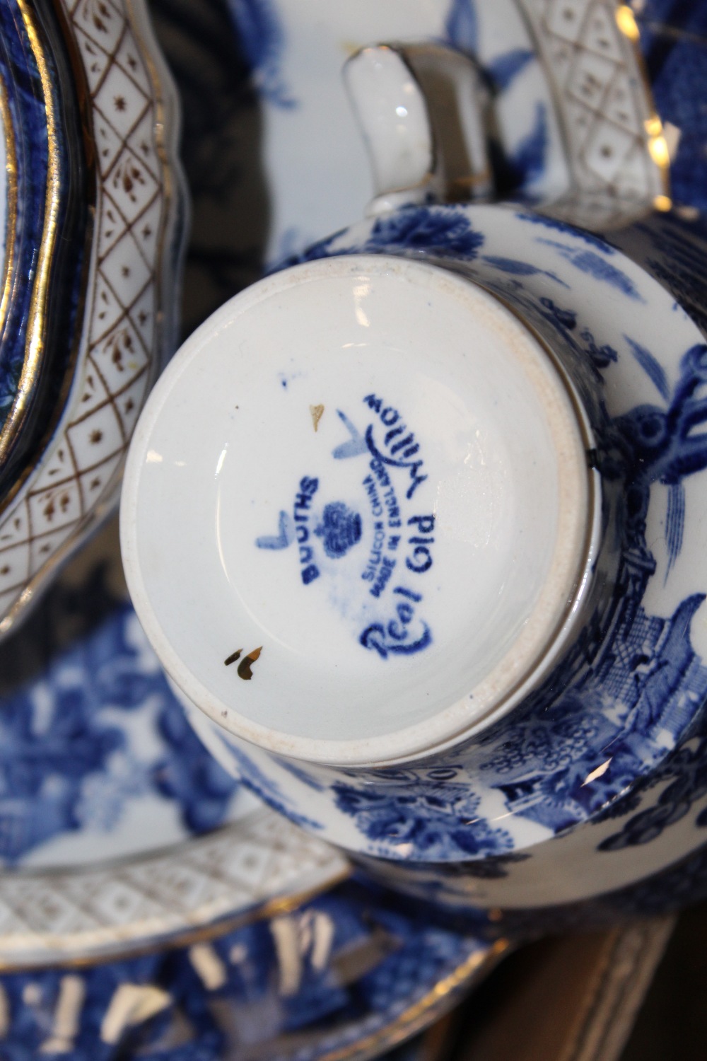 THREE TRAYS OF BLUE AND WHITE BOOTHS REAL OLD WILLOW PATTERN CHINA - Image 6 of 7