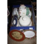 A SMALL TRAY OF ASSORTED CERAMICS TO INCLUDE MINTON HADDON HALL DISHES, WEDGWOOD SARAHS GARDEN ETC.