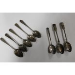 FIVE MATCHING ANTIQUE HALLMARKED SILVER TEA SPOONS TOGETHER WITH ANOTHER AND TWO SILVER PLATED