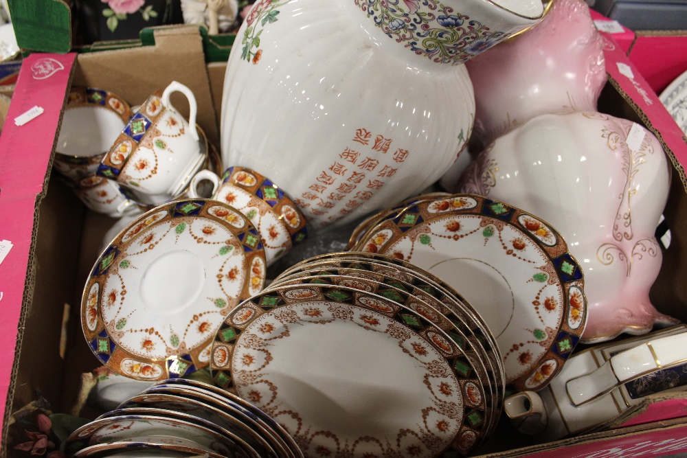 TWO TRAYS OF ASSORTED CHINA AND CERAMICS TO INCLUDE ROYAL ALBION CHINA, MODERN ORIENTAL VASE AND - Image 3 of 3