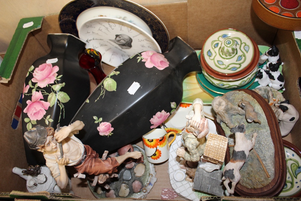 TWO TRAYS OF ASSORTED CHINA AND CERAMICS TO INCLUDE ROYAL ALBION CHINA, MODERN ORIENTAL VASE AND - Image 2 of 3