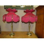 A PAIR OF CONTEMPORARY TABLE LAMPS WITH RED SHADES - OVERALL H-55 CM (2)
