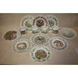 A COLLECTION OF ROYAL DOULTON BRAMBLEY HEDGE COLLECTION CERAMICS TO INCLUDE CABINET PLATES, TEA CUPS