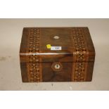 AN INLAID MAHOGANY JEWELLERY BOX WITH FITTED INTERIOR