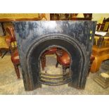 AN ANTIQUE CAST FIREPLACE, H 97 CM,W 91 CM