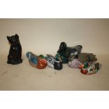 FIVE ASSORTED DUCK FIGURES TOGETHER WITH A CELTIC CASTINGS CAT FIGURE (6)