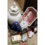 A SMALL TRAY OF ASSORTED CERAMICS TO INCLUDE A SPODE TEAPOT AND TEMPLE JAR, ROYAL ALBERT TEACUPS