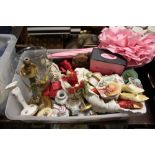 A BOX OF MODERN DECORATIVE COLLECTABLES TO INCLUDE HAT SHAPED TRINKET POTS, PINK PARASOL, PART
