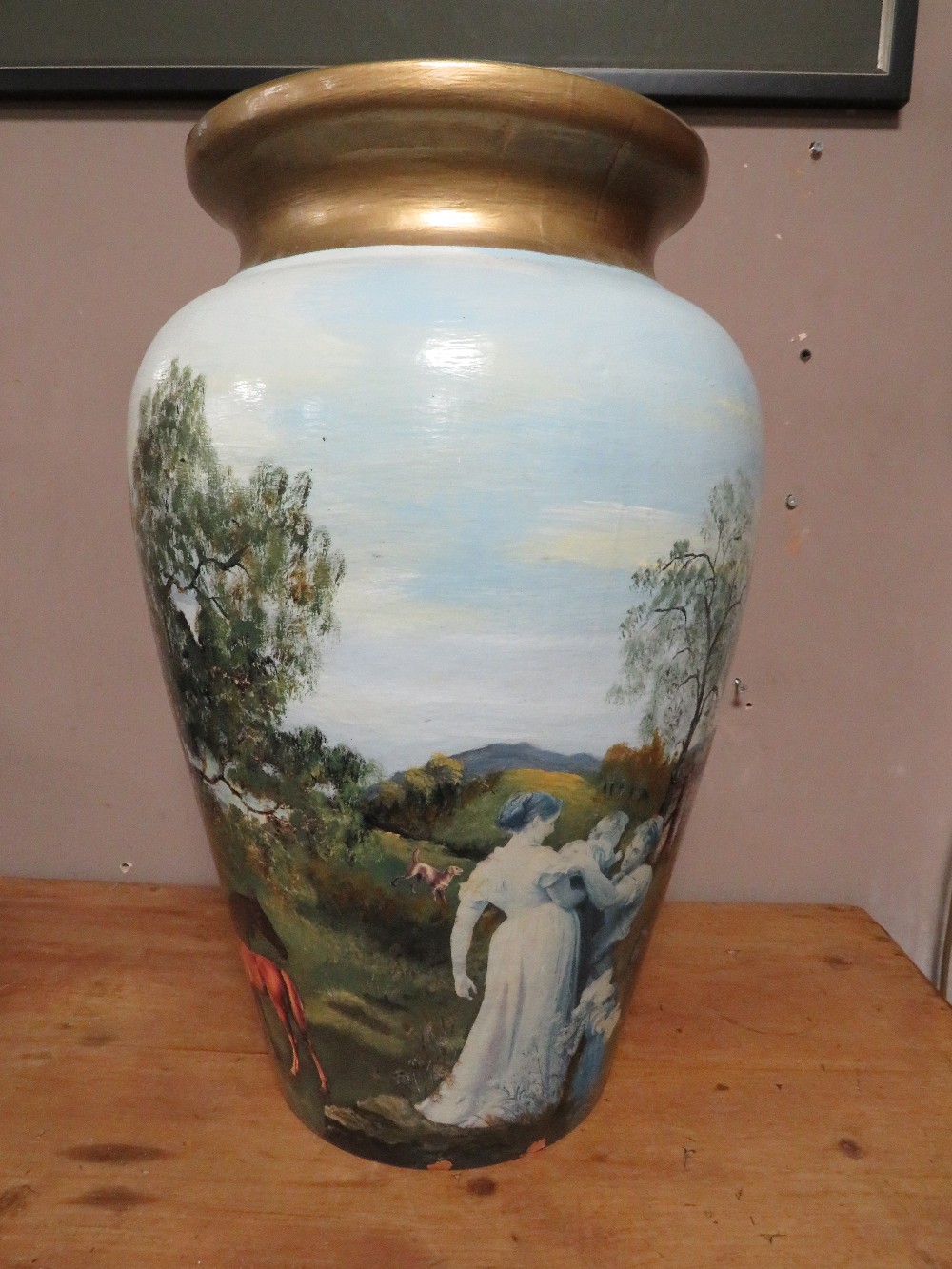 A LARGE HAND PAINTED CONTEMPORARY BALUSTER VASE DECORATED WITH HORSES, H 49 cm - Image 2 of 4