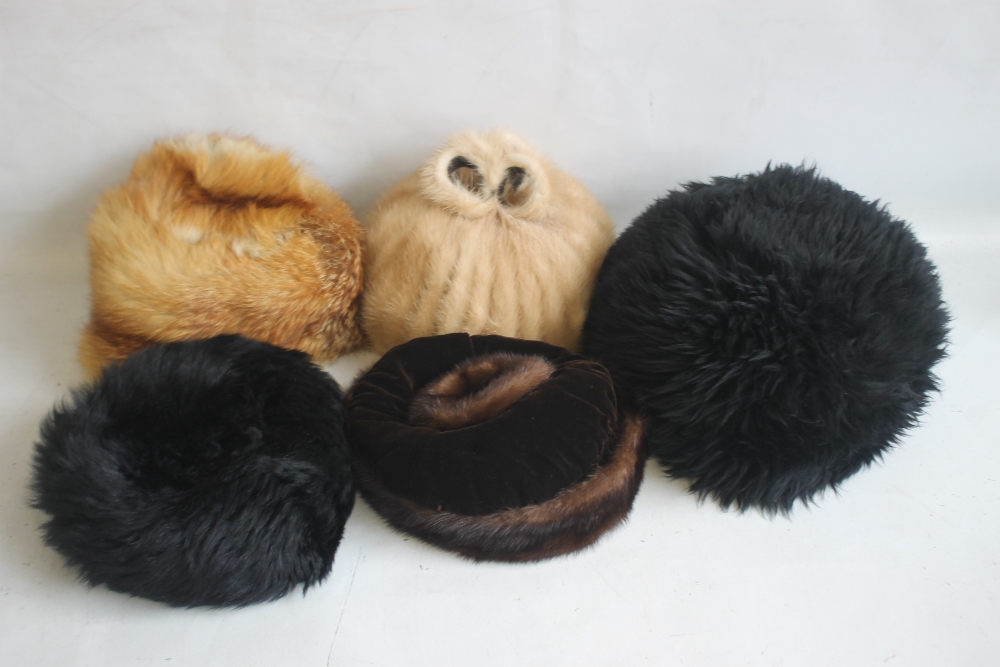 AN EDWARD MANN MINK TAILS HAT together with other fur and fur style hats (5)