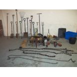 A SELECTION OF GARDEN TOOLS, PARAFIN LAMPS, HEAVY DUTY CHAINS, OLD DIY TOOLS AND AN AMMO STORAGE