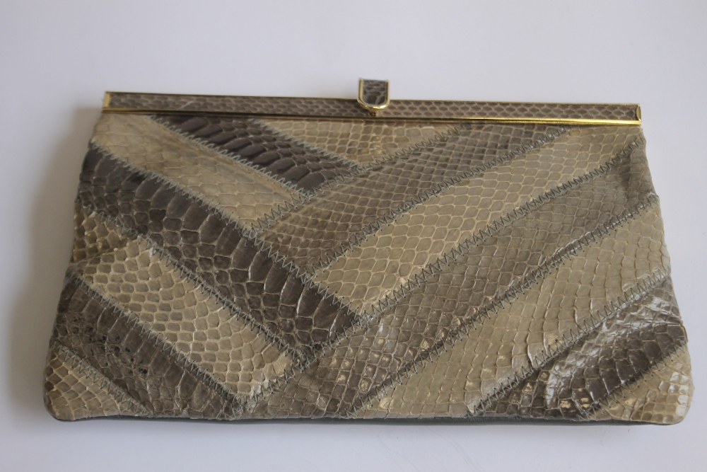 A JANE SHILTON SNAKESKIN CLUTCH BAG together with two other Jane Shilton bags, a boxed Jacques - Bild 3 aus 6