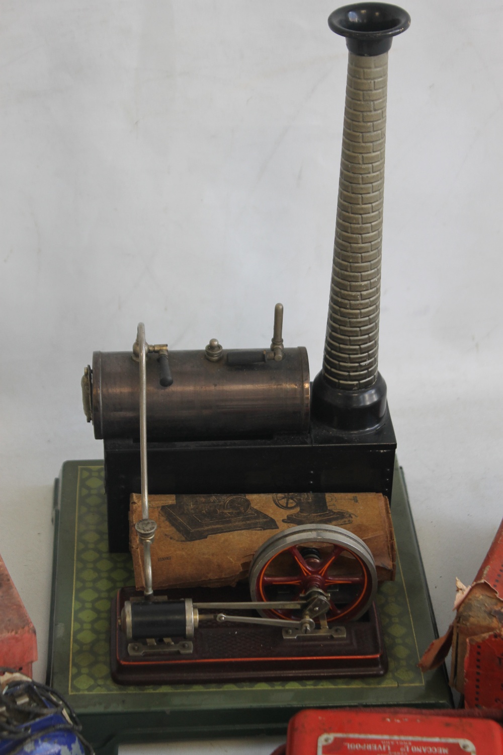 A VINTAGE MODEL DAMPFMASCHINE STEAM ENGINE with fixed cylinder instructions togetherw ith a boxed - Image 2 of 4