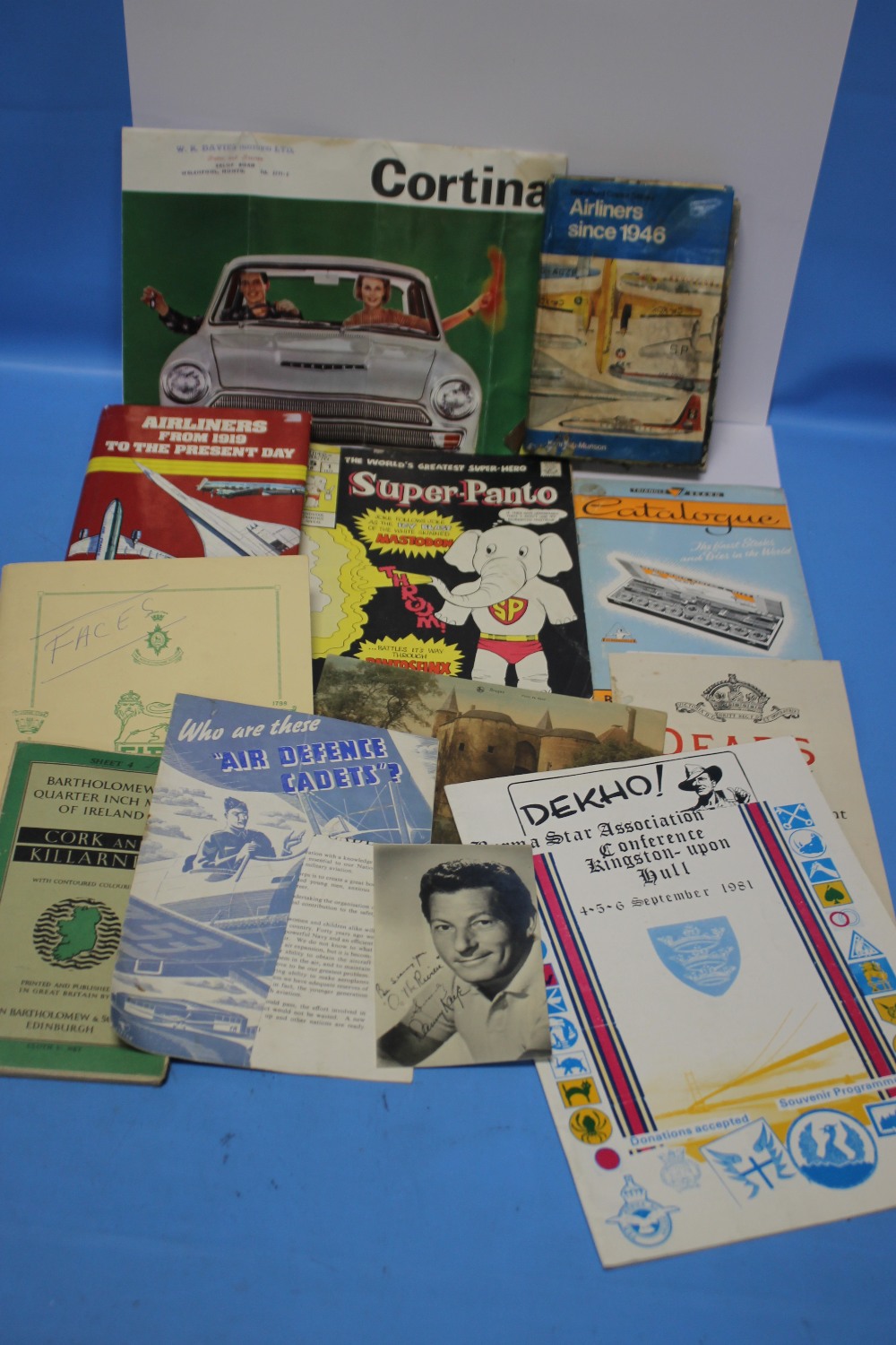 A QUANTITY OF ASSORTED MAGAZINES, PAMPHLETS, EPHEMERA ETC.