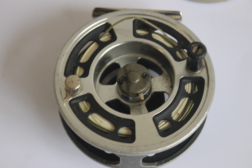 A GREYS GTX GLY REEL, together with 2 unmarked spare spools - Image 2 of 5