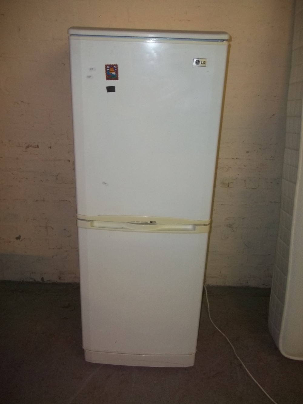 AN LG FRIDGE FREEZER