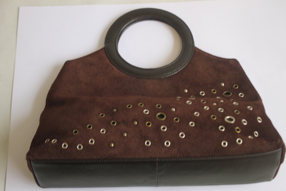 A JANE SHILTON SNAKESKIN CLUTCH BAG together with two other Jane Shilton bags, a boxed Jacques - Bild 4 aus 6
