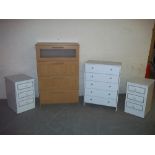 A SELECTION OF FOUR BEDROOM CHESTS OF DRAWERS