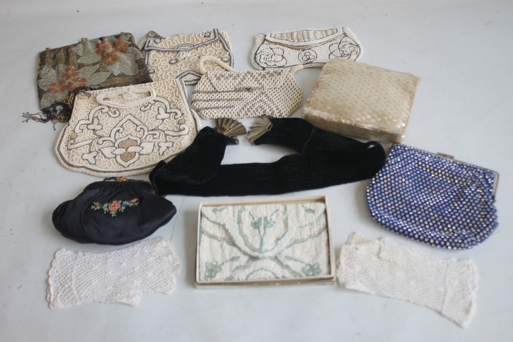 AN ASSORTMENT OF VINTAGE EVENING BAGS AND PURSES, to include bead examples (9) together with a