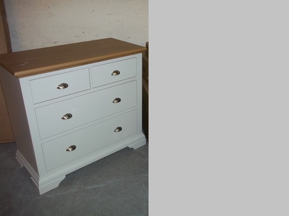 A FOUR DRAWER WIDE CHEST OF DRAWERS, TWO OVER TWO (AS NEW) AND A THREE DRAWER NARROW CHEST OF - Image 2 of 3