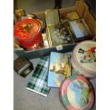 A TRAY OF VINTAGE COLLECTABLE TINS