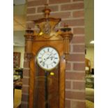 A VINTAGE WALNUT GLAZED VIENNA WALLCLOCK WITH DOUBLE WEIGHTS - H 124 cm