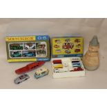 A CORGI CONSTRUCTOR SET GS/24 (MISSING CRATES ETC.) TOGETHER WITH A MATCHBOX G-5 FAMOUS CARS OF YES