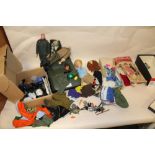 A QUANTITY OF VINTAGE TOYS TO INCLUDE ACTION MAN AND CINDY, TOGETHER WITH OUTFIT ETC.