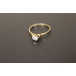 A HALLMARKED 9 CT GOLD DRESS RING, SET WITH A CZ, APPROX WEIGHT 1.2 G