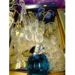 A SELECTION OF GLASS WARE TO INCLUDE A TABLE LAMP, VICTORIAN SOUVENIR PAPERWEIGHT ETC