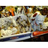 TWO TRAYS OF ASSORTED ANIMAL CERAMICS TO INCLUDE FIRESIDE SPANIELS, RESIN EXAMPLES TOGETHER WITH A