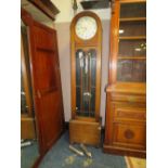 AN ART DECO STYLE OAK CASED LONGCASE CLOCK WITH TRIPLE CHROMED WEIGHTS - H 192 CM - SLIGHT DAMAGE