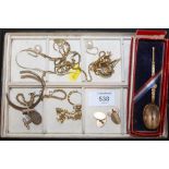 A BOX OF COLLECTABLES AND COSTUME JEWELLERY TO INCLUDE A PAIR OF ROLLED GOLD CUFFLINKS, ANOINTING